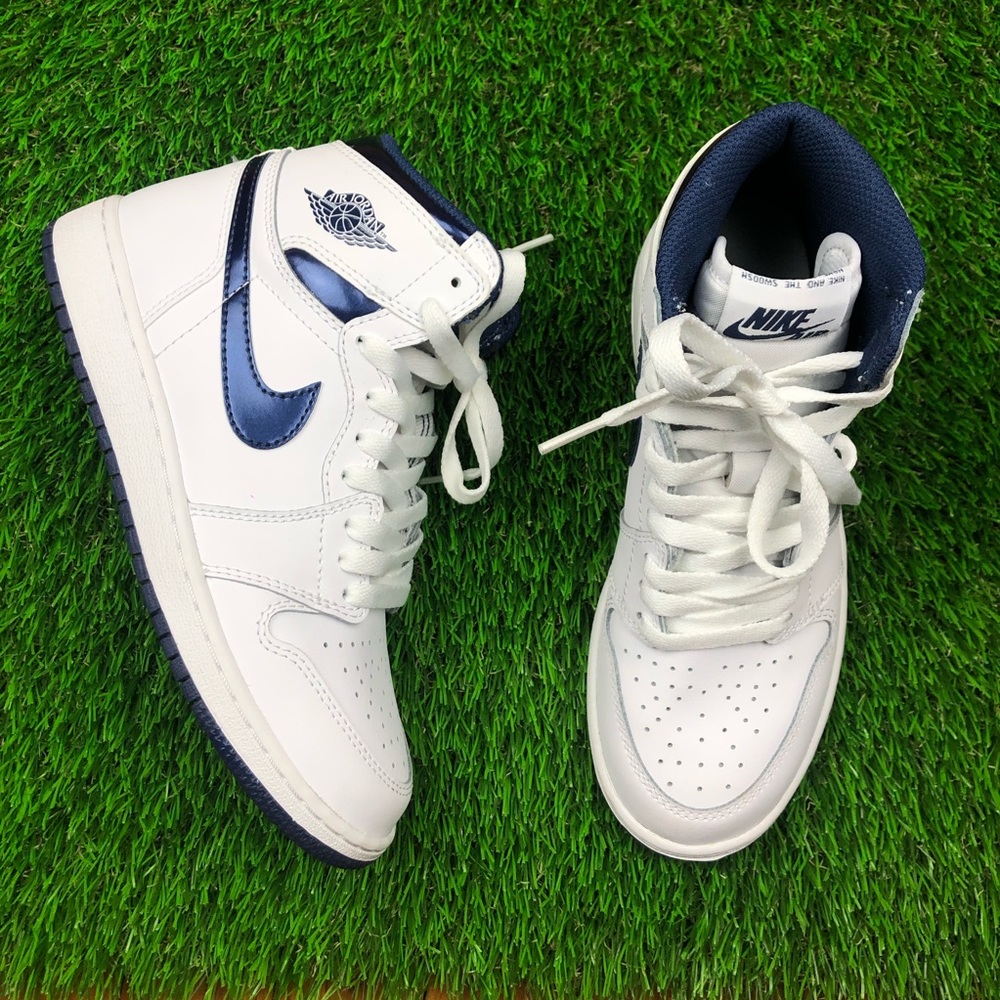 Air Jordan 1 Retro High OG ‘Metallic Navy’